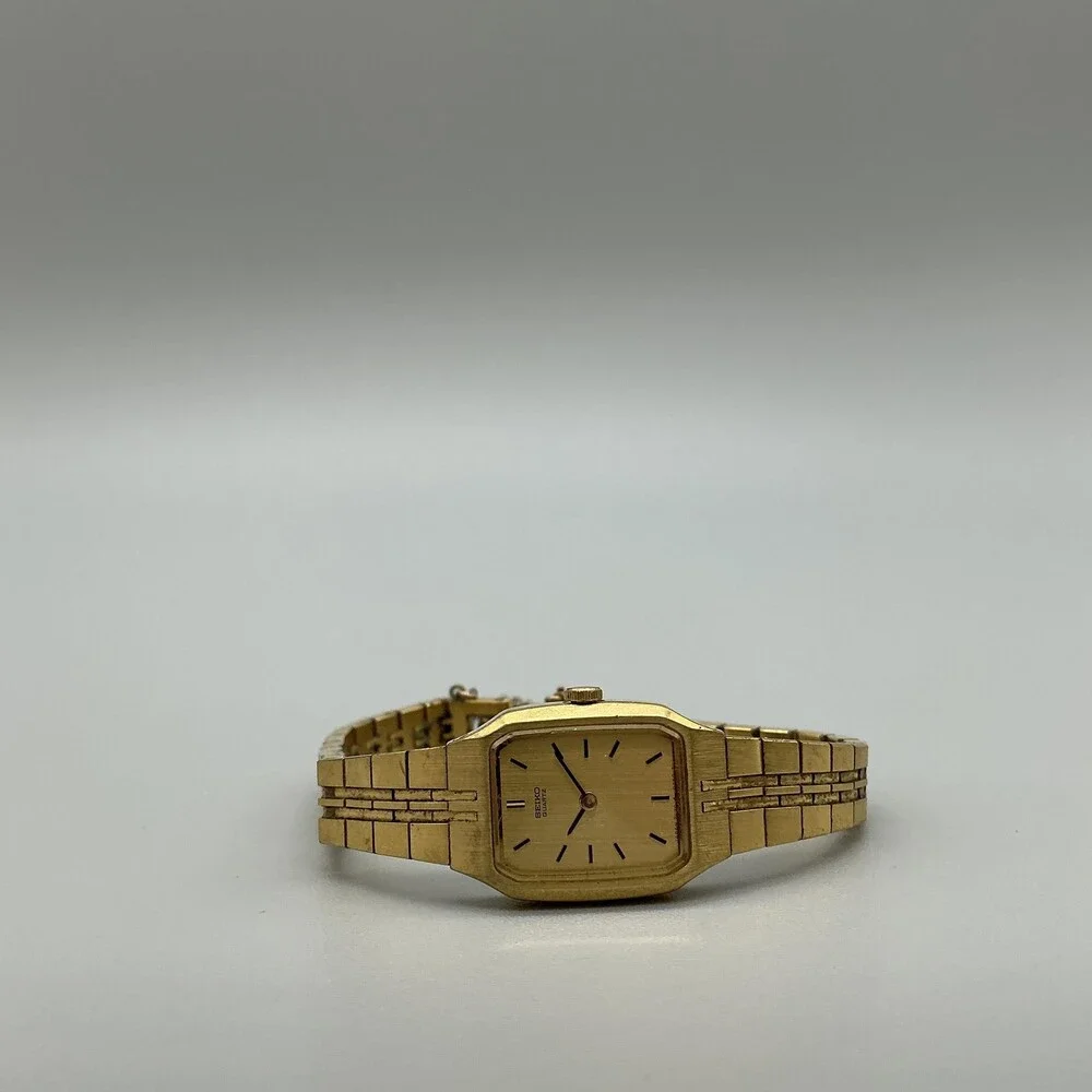 Vintage Seiko Womens Watch 16mm Gold Tone Bracelet 2C20-5209 New Battery 5.75